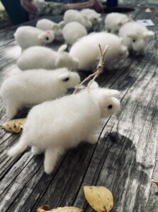 Petits moutons feutrés